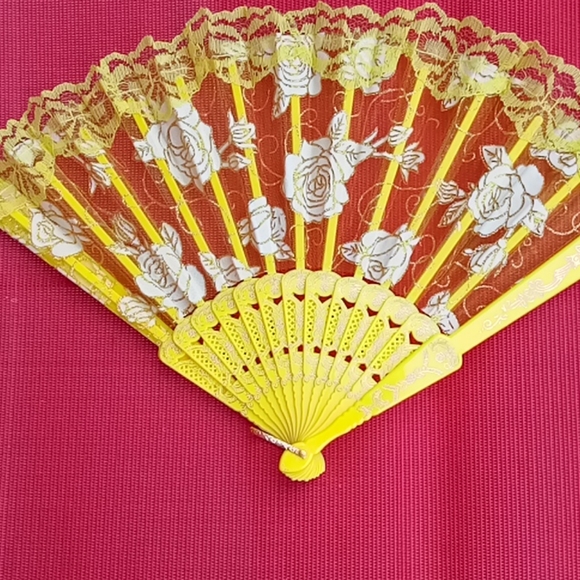 Hand Fans - Picture 3 of 4